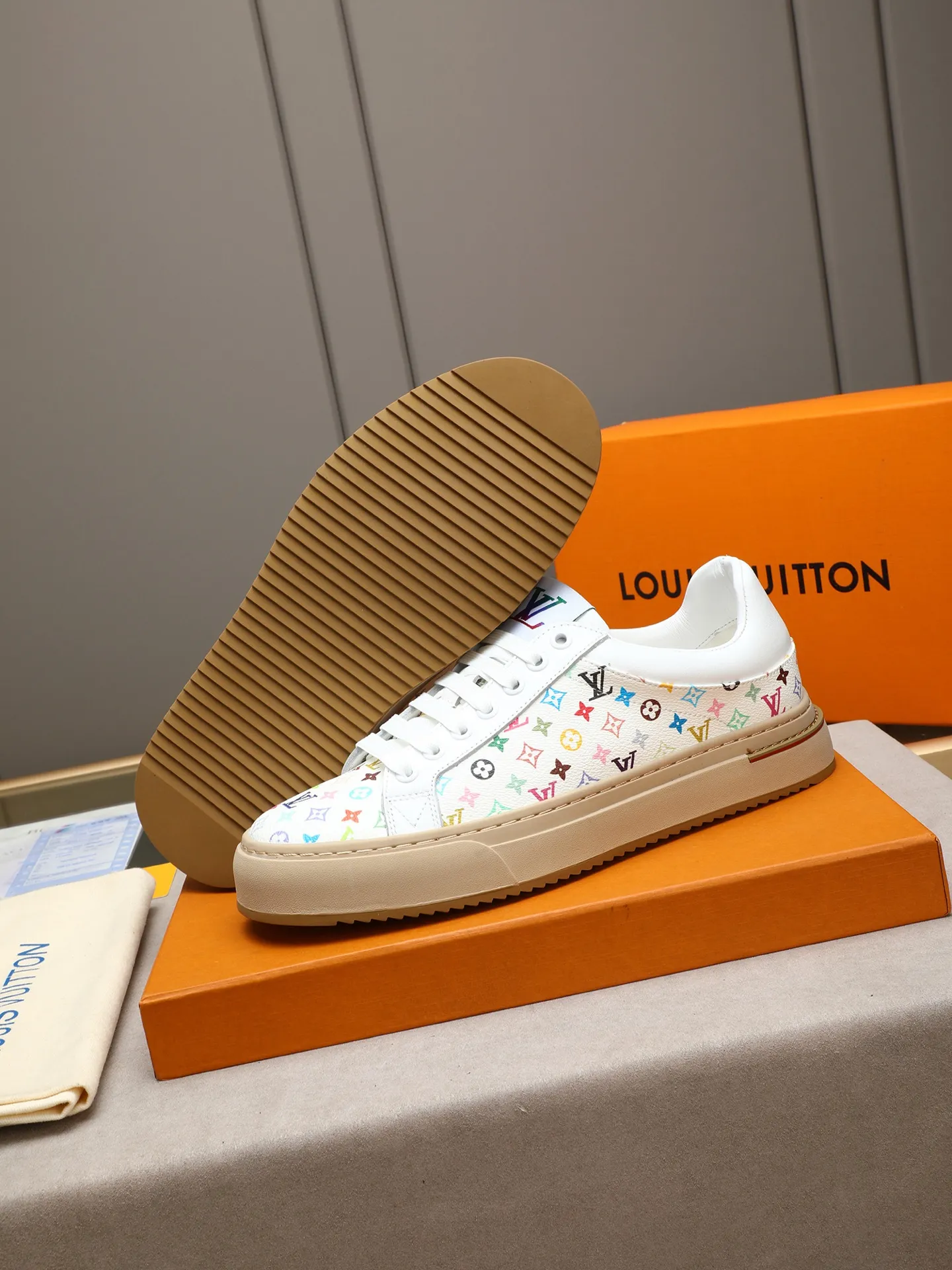 Mainly recommended model 👍👍👍P400 LOUIS VUITTON [Luden Yiwei] - LV upper imported first-layer cowhide combined with LV classic materials 🇩🇪 imported leather lining ➕ non-slip and wear-resistant outsole. Every man's identity is reflected in his elegant and stable upper shoes🚶🏻🚶🏻📯 No matter the wind or rain, the shoe last remains unchanged and can stand the test of time🔍️. ——Code number: 38-44 (45 can be customized)